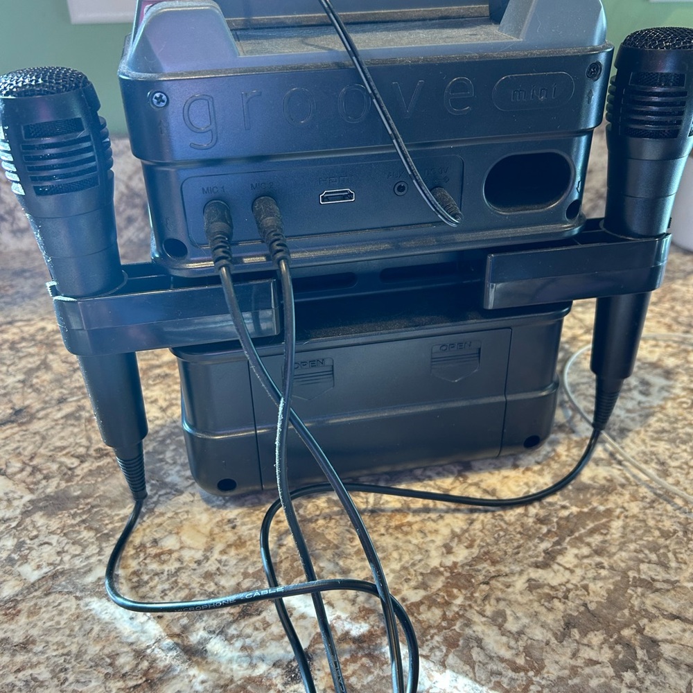 Karaoke Machine - Picture 4 of 4